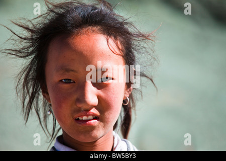 Un nomade changpa ragazza nel villaggio di Sumdo. Ladakh, India Foto Stock