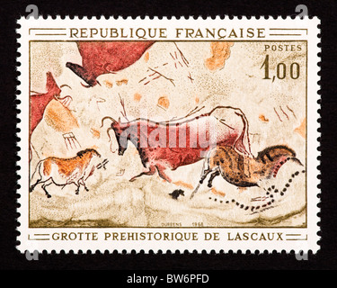 Francobollo da Francia raffiguranti pitture preistoriche nella grotta di Lascaux. Foto Stock