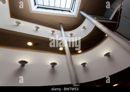 Ingresso atrium di Portsmouth Scuola di grammatica nuova scienza blocco Foto Stock