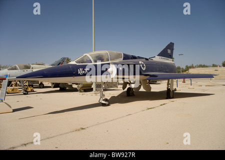 Dassault Mirage 111BJ fighter presso la forza aerea israeliana Museum a Hazerim nella periferia di Beersheva ( Beersheba) Israele Foto Stock