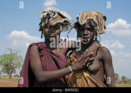 Tribù dei Mursi donne, Valle dell'Omo, Etiopia Foto Stock