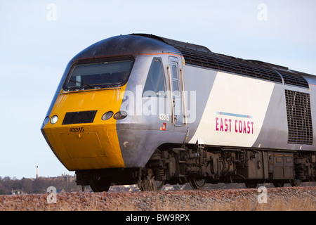 " Costa Est " Treno in partenza Stazione Montrose Scozia Scotland Foto Stock