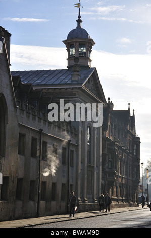 Il Trumpington Street facciata del Pembroke College di Cambridge, Cambridgeshire, England, Regno Unito Foto Stock