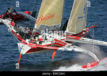 "Multiscafo Brossard', di sbandamento durante il Defi Petit Navire gara, DOUARNENEZ, Francia. Luglio 2006 Foto Stock