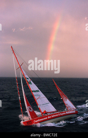 Jean Luc van den Heede su monohull 'Algimouss' di tentare il record mondiale di circumnavigazione, 1999 Foto Stock