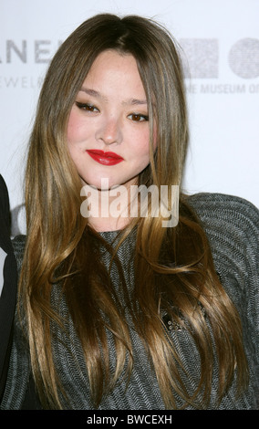 DEVON AOKI MOCA di Los Angeles a vantaggio di gala. Presenta l'artista museo dell'episodio. Il centro cittadino di Los Angeles California USA 13 Foto Stock