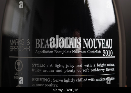 Marks & Spencer Beaujolais Nouveau 2010 vino etichetta del flacone Foto Stock