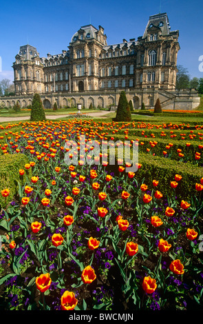 Una vista esterna del Bowes Museum di Barnard Castle, nella contea di Durham Foto Stock