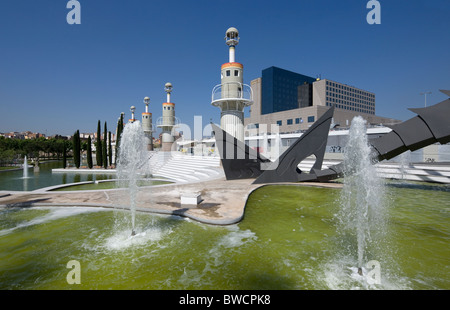 Fontane e lago nel Parque de la España Industrial, Barcellona Foto Stock