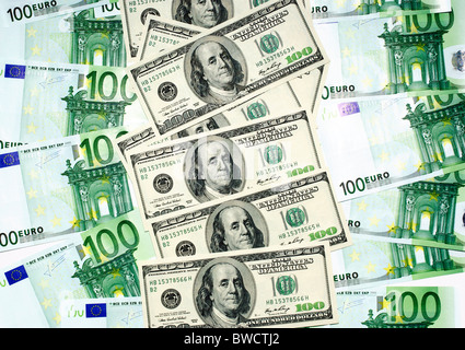 Euro e Dollaro banconote. Piano finanziario. Foto Stock