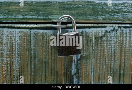 Bloccato cassa di legno come sfondo o uno sfondo Foto Stock