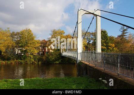 Trews Weir ponte di sospensione, Exeter Devon, Inghilterra Foto Stock