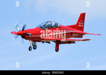 Pilatus PC-21 sulla rotta di avvicinamento per l'atterraggio a RAF Fairford Foto Stock