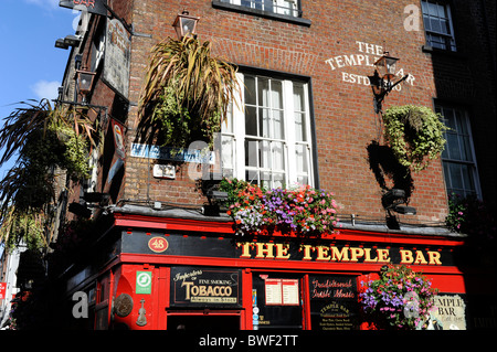 Il famoso pub Temple Bar al Temple Bar di Dublino, Irlanda Foto Stock