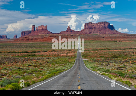 Vista della Monument Valley dall'autostrada 163, Northern Utah, Stati Uniti d'America Foto Stock