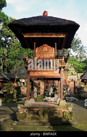 Pura Dalem Agung Tempio. Sacro Santuario della Foresta delle Scimmie, Padangtegal, Ubud, Bali. Foto Stock