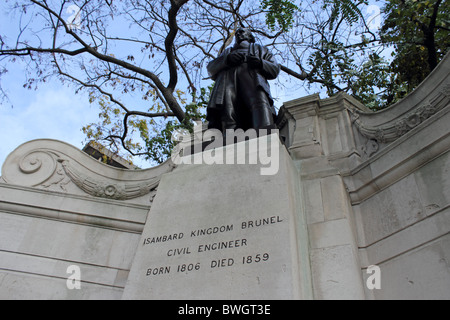 Statua di ingegnere civile Isambard Kingdom Brunel (1806-1859), tempio, London, England, Regno Unito Foto Stock