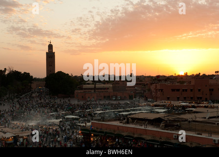 Djemaa El Fna Medina di notte Marrakech Marocco Africa del Nord Foto Stock