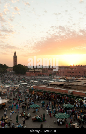 Djemaa El Fna Medina di notte Marrakech Marocco Africa del Nord Foto Stock