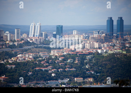 Istanbul vista generale con grattacieli città moderna. 101301 Turchia Foto Stock