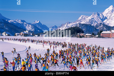 Svizzera Europa Engadiner maratona di sci sci di fondo sci di fondo Maratona engadinese En superiore Foto Stock