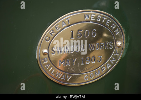 Ottone piastra costruttori datato maggio 1903 sull'acqua e carbone gara di Città di Truro GWR Classe 3700 3440 motore di vapore Foto Stock