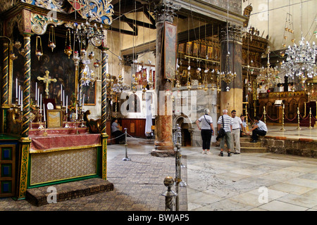 Un vue all interno della chiesa della Natività di Betlemme, Israele Foto Stock