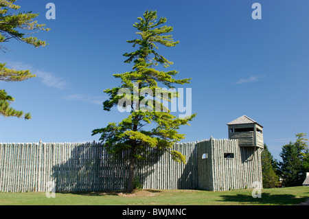 Colonia l Michilimackinac Membro storico parco fort fortezza Palisades storia storica del commercio di pellicce colonizatio Foto Stock