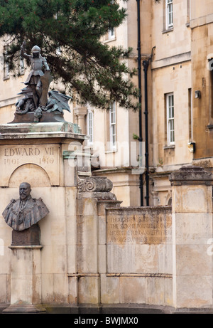 Northampton General Hospital con il busto di Re Edoardo VII, REGNO UNITO Foto Stock