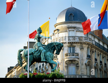 Statua di Giovanna d'arco Jeanne d'Arc in Place du Martroi nella città di Orleans, Francia Foto Stock