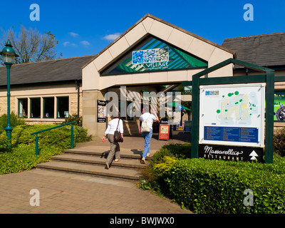 Il picco Village Outlet Shopping Center a Rowsley vicino a Matlock nel Peak District Inghilterra REGNO UNITO Foto Stock