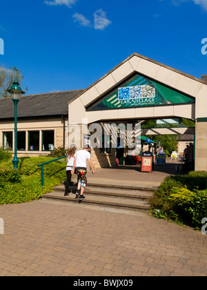 Il picco Village Outlet Shopping Center a Rowsley vicino a Matlock nel Peak District Inghilterra REGNO UNITO Foto Stock