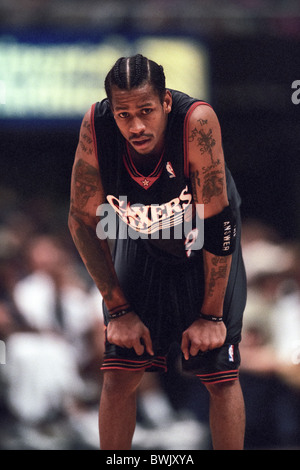 Allen Iverson giocando con i Philadelphia 76ers nel 2000. Foto Stock