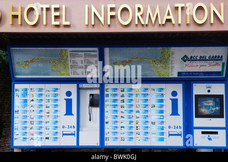 Hotel automatizzato di informazioni, Sirmione sul Lago di Garda, provincia di Brescia, Lombardia, Italia Foto Stock