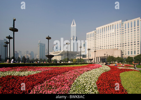 Cina Asia città di Shanghai city place spazio nazione persone persona fiori park city hall opera-house Grand Foto Stock