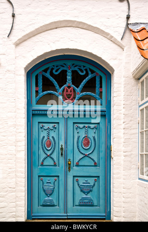 La porta anteriore di una casa a Husum, Nordfriesland, Germania settentrionale; Eingangstür eines Hauses in Husum Foto Stock