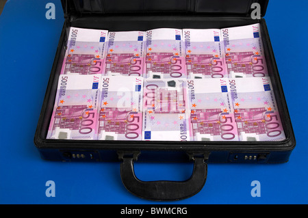 Denaro euro banconote in euro bills banconote fatture note di contrassegni di valuta UE Europa finanzia le valigie mon Foto Stock
