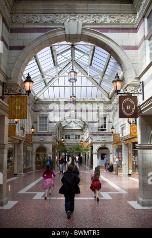 Grosvenor Shopping Arcade CHESTER Inghilterra England Regno Unito Foto Stock