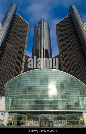 Il GM Renaissance Center è un gruppo di sette grattacieli interconnessi nel centro di Detroit, Michigan, Stati Uniti. Foto Stock