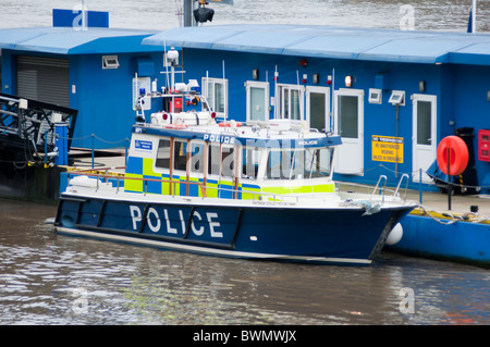 Londra Wapping stazione di polizia sul Fiume Tamigi è sede della Metropolitan Police Marine Unità di supporto. Inghilterra Foto Stock