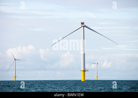 Lavorando su installazione di Walney 1 energia eolica off Barrow in Furness, Cumbria, Regno Unito. Foto Stock