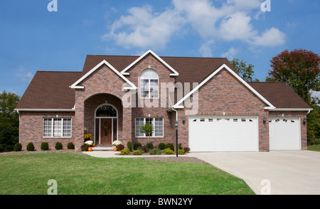 Stati Uniti d'America, Illinois, Metamora, Esterno della grande casa suburbana Foto Stock
