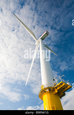 Lavorando su installazione di Walney 1 energia eolica off Barrow in Furness, Cumbria, Regno Unito. Foto Stock