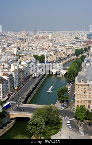 Francia Europa Parigi città Ile de la Cite Pont Saint-Michel Petit Pont ponti ponte panoramica si affacciano su alta Foto Stock