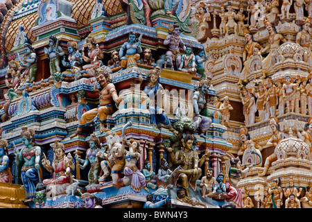 Sri Lanka asia Matale Città Tempio Hindu Sri Muthumariamman Thevasthaman induismo dettaglio close-up statue figu Foto Stock