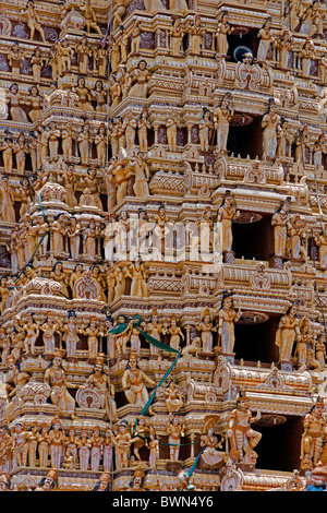 Sri Lanka asia Matale Città Tempio Hindu Sri Muthumariamman Thevasthaman induismo dettaglio close-up statue figu Foto Stock