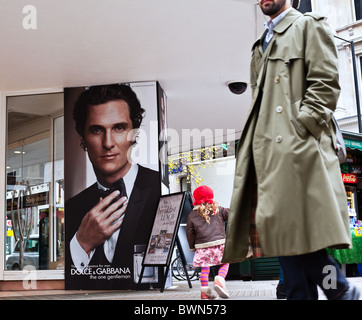 Persone in Oxford Street, Londra Foto Stock