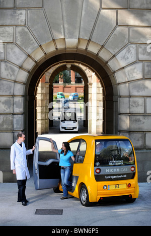 La flotta della cella a combustibile idrogeno "micro cabina' veicoli presso l Università di Birmingham Foto Stock