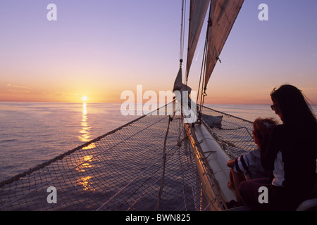 Sailship Star Flyer Dalmazia Europa Croazia Europa nave di crociera cruiser mare adriatico donne donna due pers Foto Stock