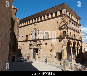 Trujillo, provincia di Cáceres, Spagna. Palacio de los Duques de San Carlos. Palazzo dei Duchi di San Carlo Foto Stock